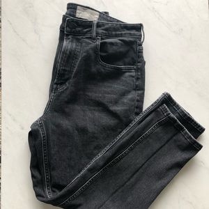 Everlane Curvy Cheeky Jean-Crop Fit